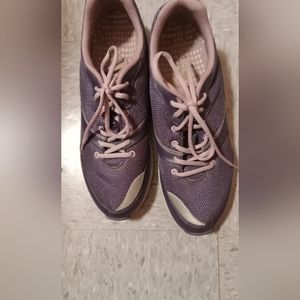 Vionic 1st Ray Technology Sneakers